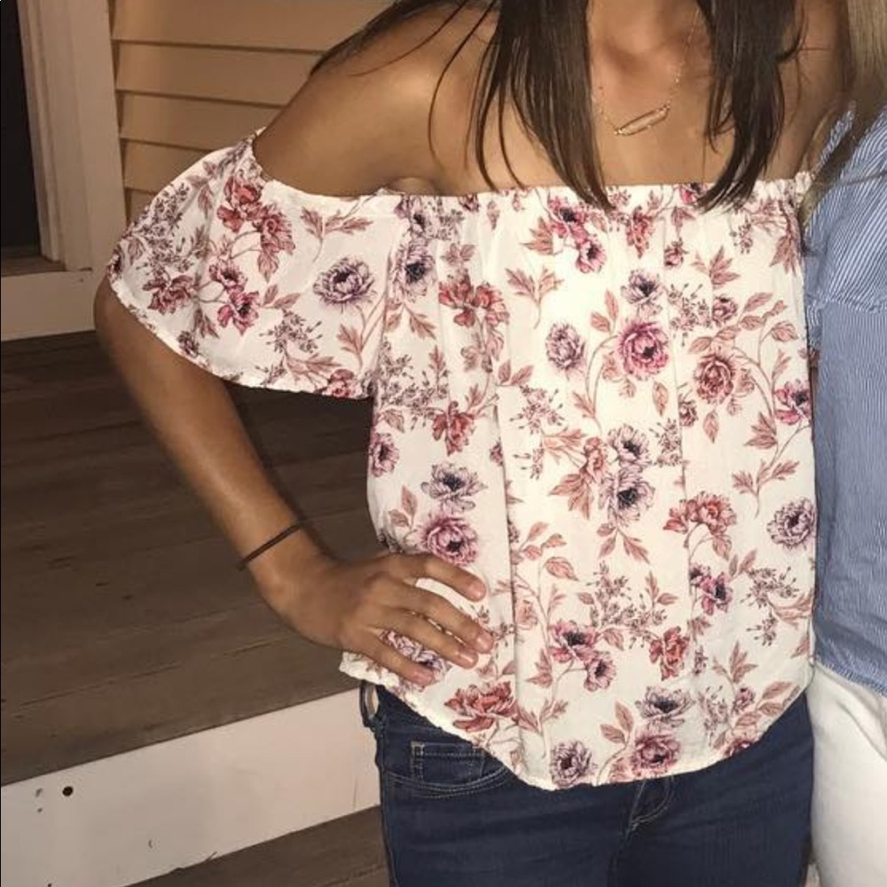 American Eagle top